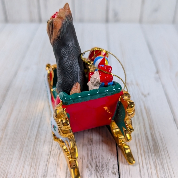 Mint First Annual Santas Helper Yorkie Christmas Ornament 2005 4"x4" Sleigh Dog - Picture 3 of 5
